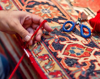 خدمات تخصصی و حرفه ای رفوی فرش در قالیشویی باقرشهر